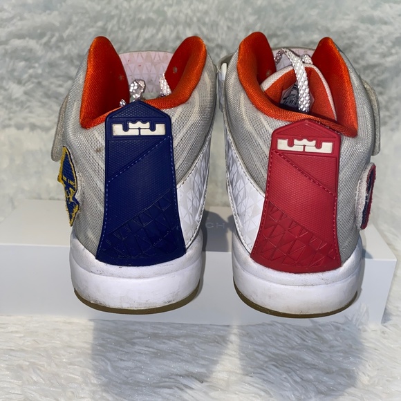 Nike Youth Air Akronite Lebron hightop - Picture 8 of 9